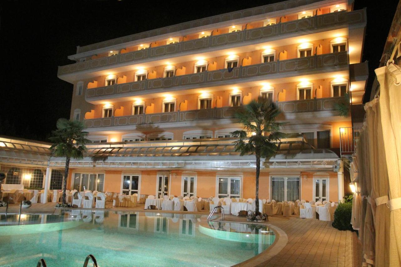 Grand Hotel Osman Ristorante Il Danubio Atena Lucana Exterior photo